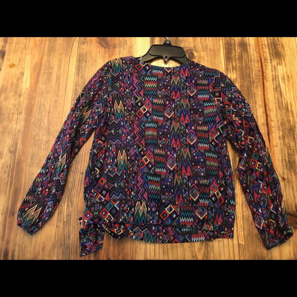 Girls Medium Size Xtraordinary Top! NWT